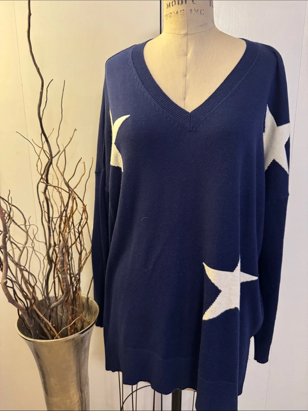 Laurie Felt Navy V-Neck Sweater with White Star Accents - Picture 1 of 7